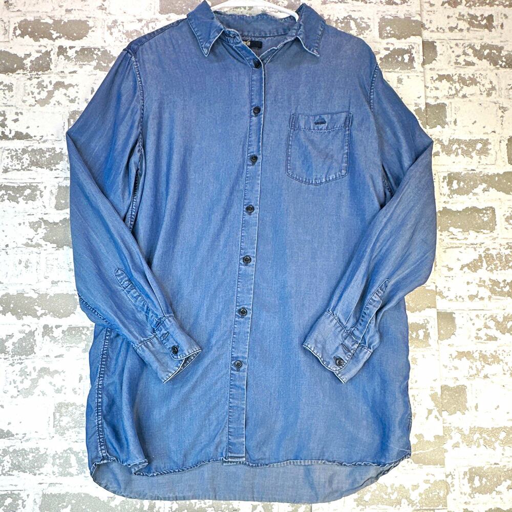 Uniqlo Womens M Blue Chambray Denim Button Up Shirt Long Sleeve Tunic